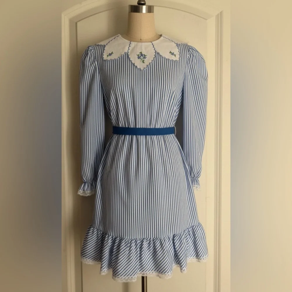 Vintage Elegant Blue Striped Kids Dress‎ with Embroidered Collar cottagecore